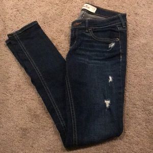 Cute Hollister Super Skinny Jeans size 26 EUC